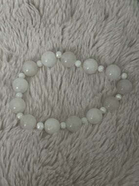 Elegant White Beaded Stretch Bracelet - Women Jewelry